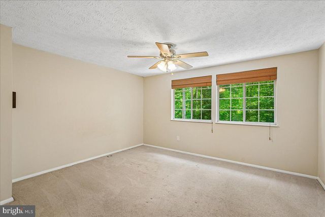 2331 MIDDLE CREEK LN, Reston, VA 20191