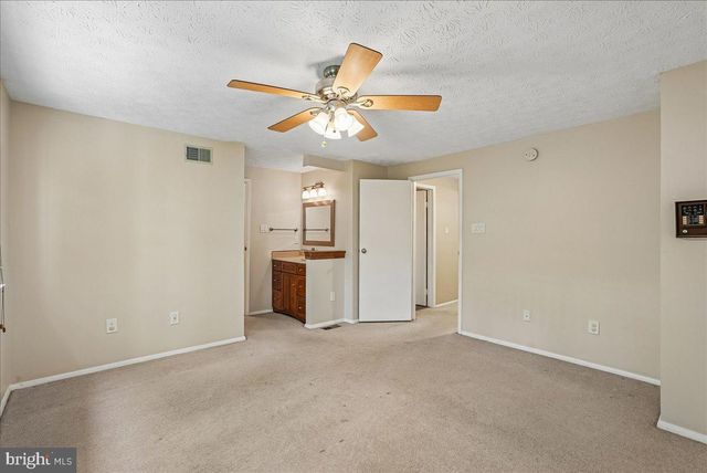 2331 MIDDLE CREEK LN, Reston, VA 20191