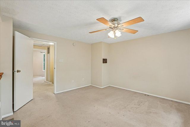 2331 MIDDLE CREEK LN, Reston, VA 20191