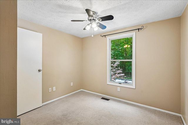 2331 MIDDLE CREEK LN, Reston, VA 20191