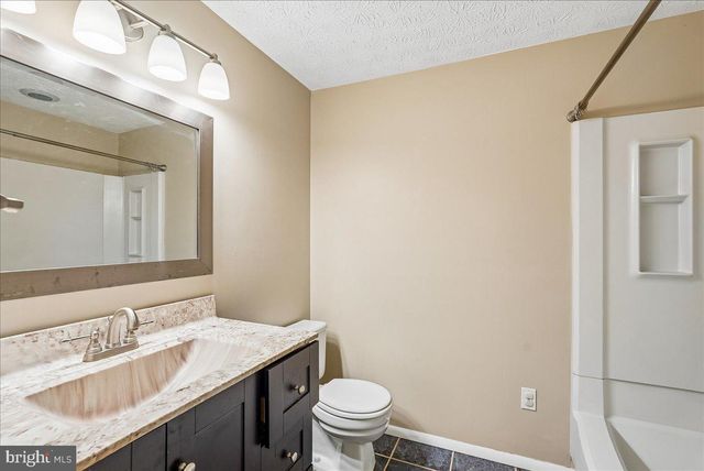 2331 MIDDLE CREEK LN, Reston, VA 20191