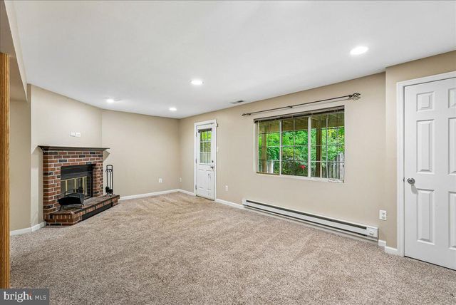 2331 MIDDLE CREEK LN, Reston, VA 20191