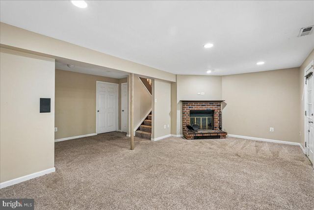 2331 MIDDLE CREEK LN, Reston, VA 20191