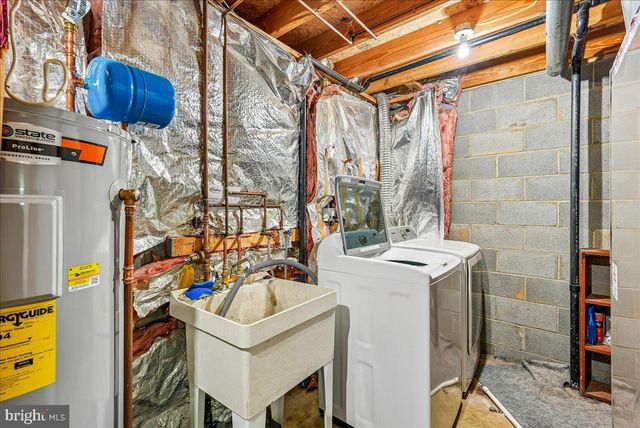 2331 MIDDLE CREEK LN, Reston, VA 20191