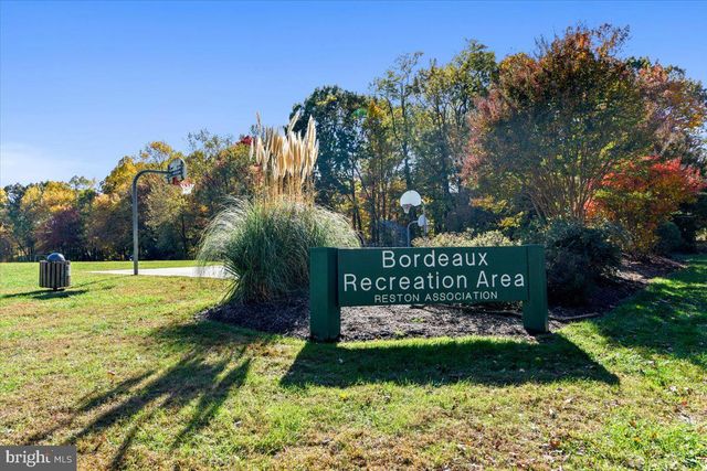 2331 MIDDLE CREEK LN, Reston, VA 20191