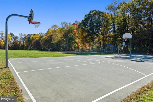 2331 MIDDLE CREEK LN, Reston, VA 20191