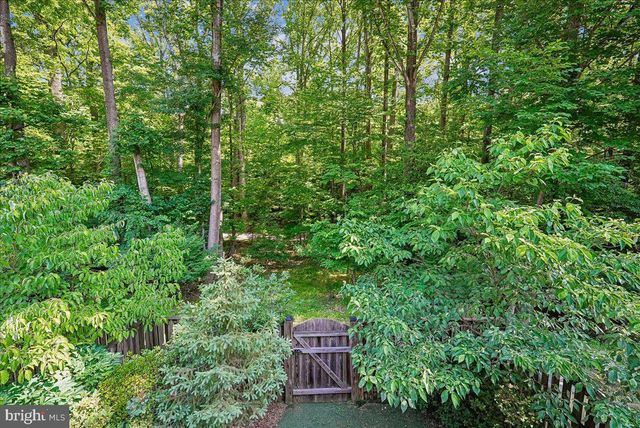 2331 MIDDLE CREEK LN, Reston, VA 20191