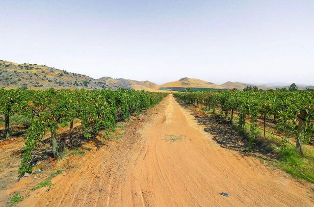 E Olive Ave Avenue, Porterville, CA 93257