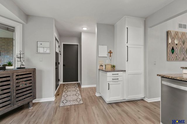 7206 Shamrock Court, Lincoln, NE 68506