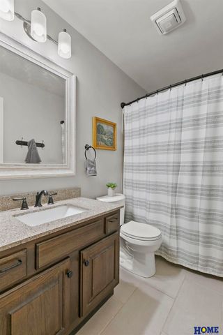 7206 Shamrock Court, Lincoln, NE 68506