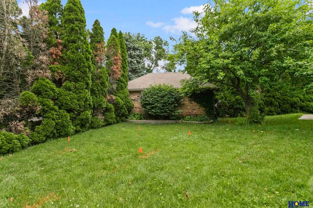 7206 Shamrock Court, Lincoln, NE 68506