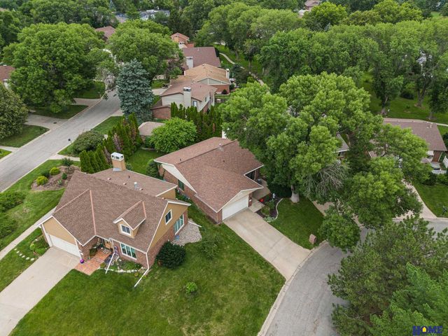 7206 Shamrock Court, Lincoln, NE 68506