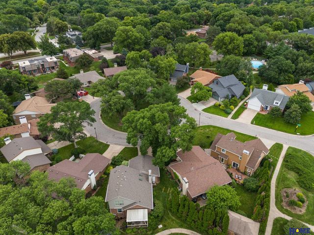 7206 Shamrock Court, Lincoln, NE 68506