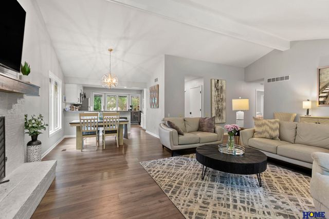 7206 Shamrock Court, Lincoln, NE 68506