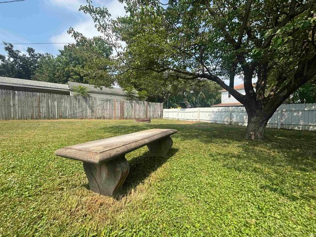 2201 N Fulton Avenue, Evansville, IN 47710