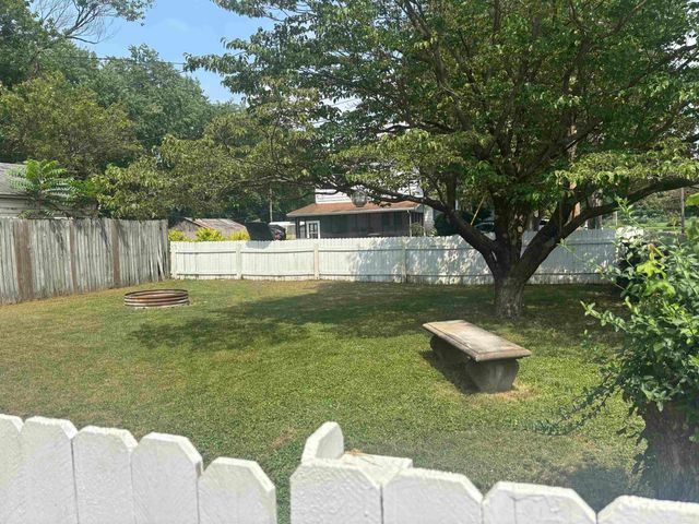 2201 N Fulton Avenue, Evansville, IN 47710