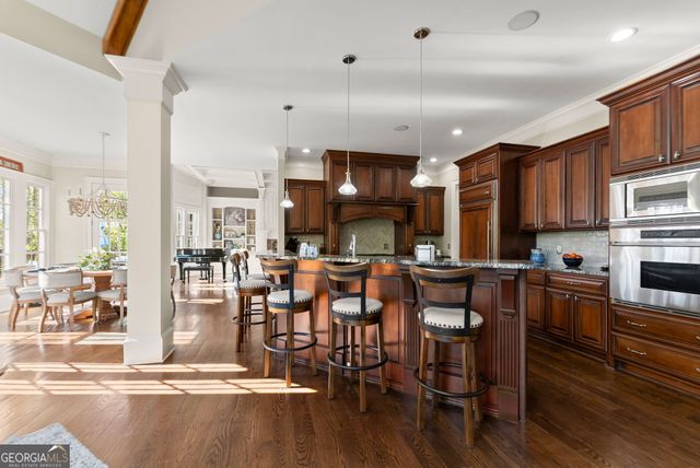 6221 Random Winds Bluff, Gainesville, GA 30506