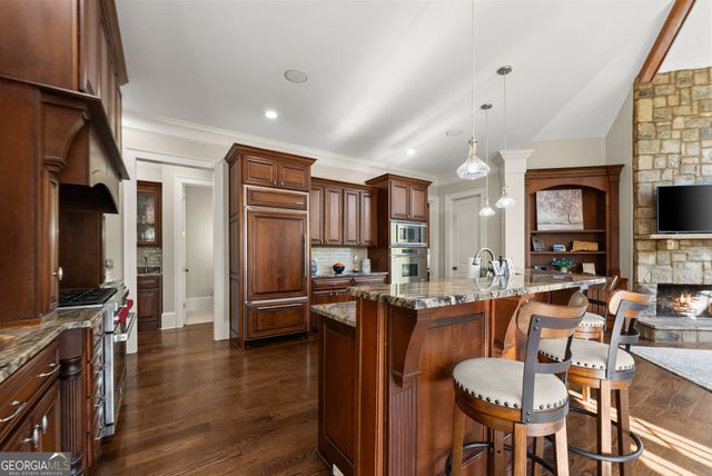6221 Random Winds Bluff, Gainesville, GA 30506