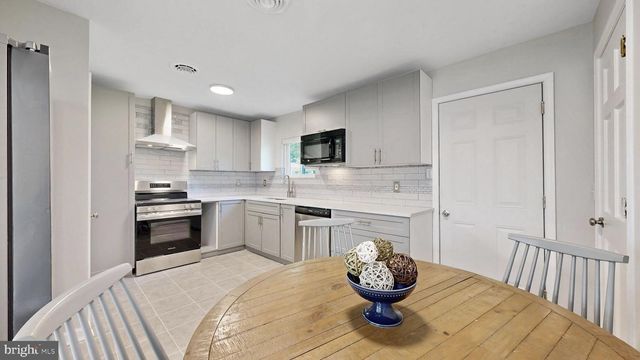 43 WAYNE DR, Dover, DE 19901