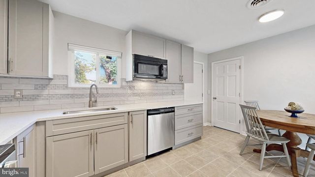 43 WAYNE DR, Dover, DE 19901