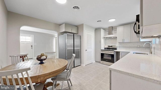 43 WAYNE DR, Dover, DE 19901