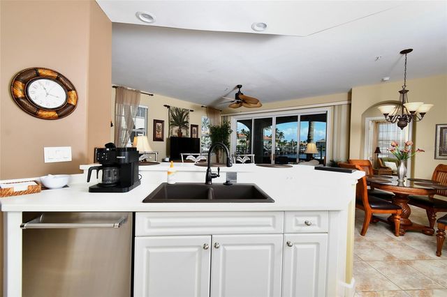 3461 SUNSET KEY CIRCLE 101, Punta Gorda, FL 33955