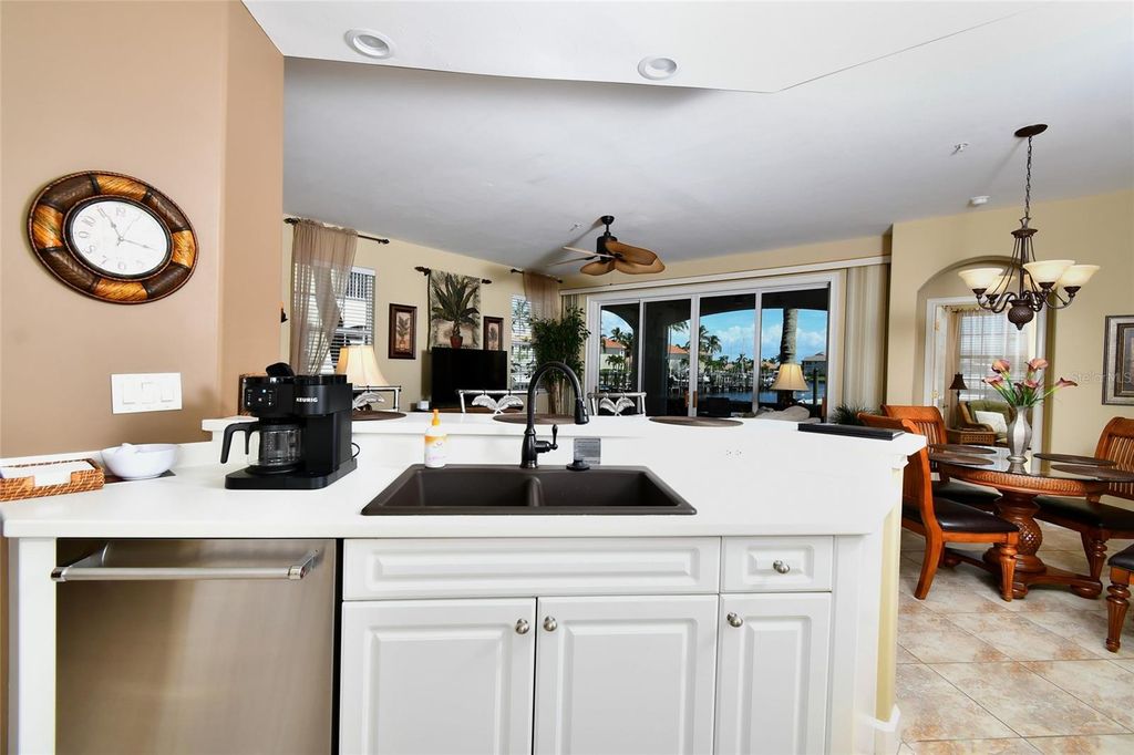 Image 12 of property listing at 3461 SUNSET KEY CIRCLE 101, Punta Gorda, FL 33955