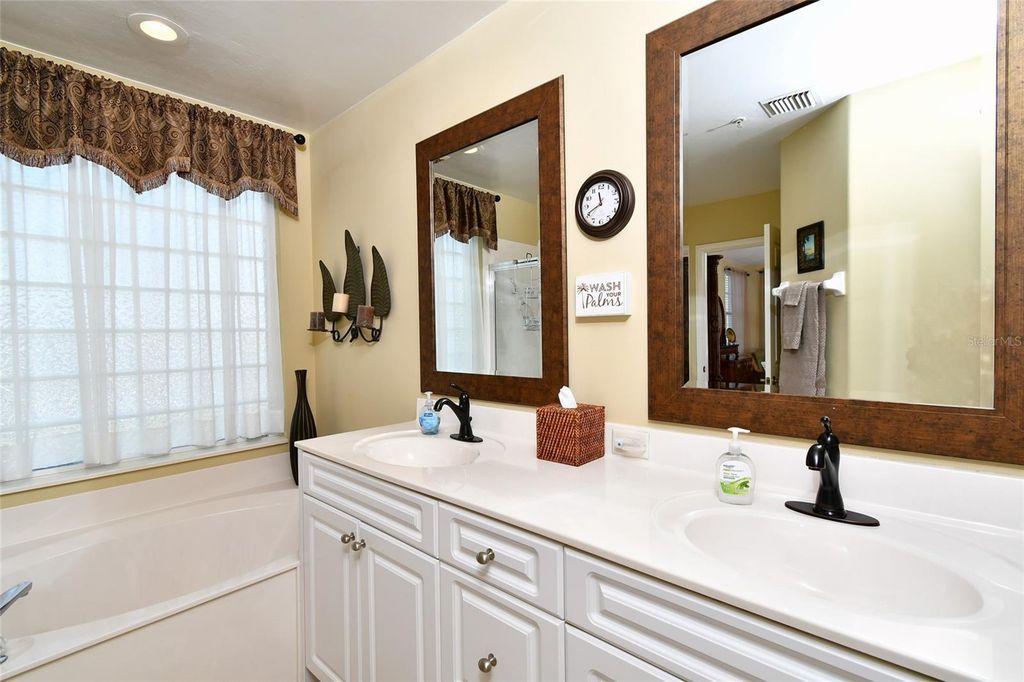 Image 21 of property listing at 3461 SUNSET KEY CIRCLE 101, Punta Gorda, FL 33955