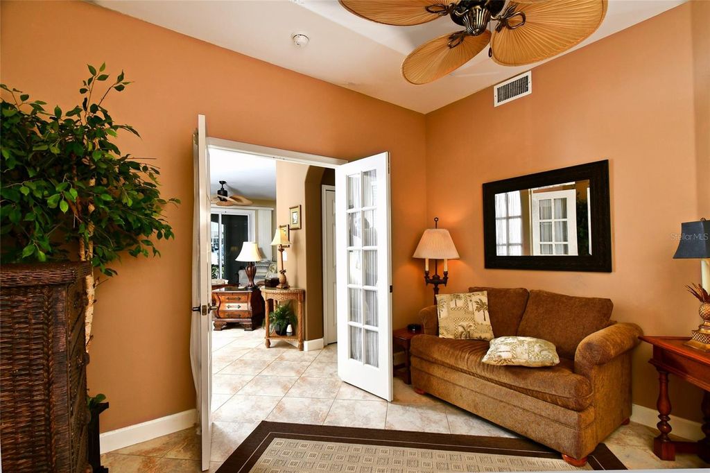 Image 5 of property listing at 3461 SUNSET KEY CIRCLE 101, Punta Gorda, FL 33955
