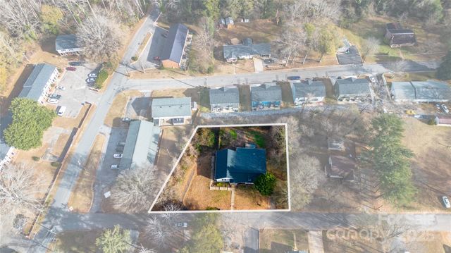 1604 4th Street NE, Hickory, NC 28601