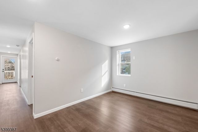 17 Grant St, Dover Town, NJ 07801