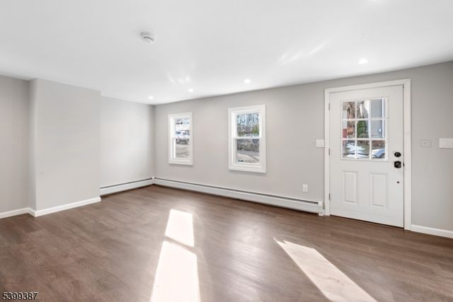 17 Grant St, Dover Town, NJ 07801