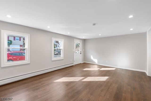 17 Grant St, Dover Town, NJ 07801