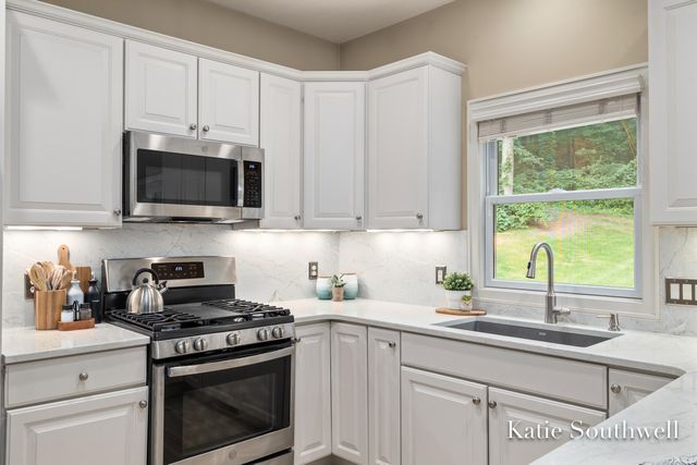4667 Sundial Drive NE, Grand Rapids, MI 49525
