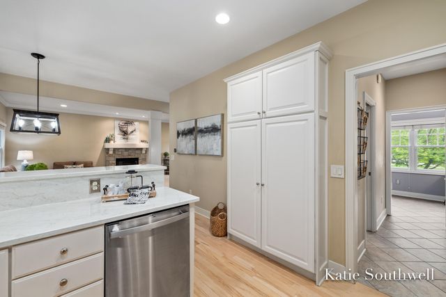 4667 Sundial Drive NE, Grand Rapids, MI 49525