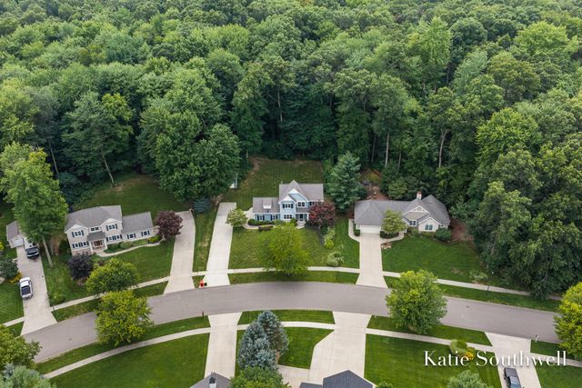 4667 Sundial Drive NE, Grand Rapids, MI 49525