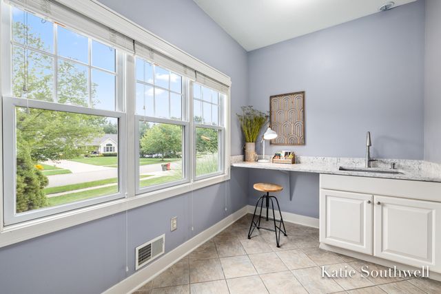 4667 Sundial Drive NE, Grand Rapids, MI 49525