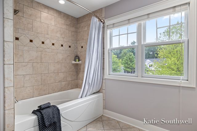4667 Sundial Drive NE, Grand Rapids, MI 49525