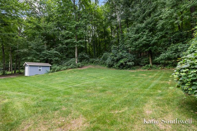 4667 Sundial Drive NE, Grand Rapids, MI 49525