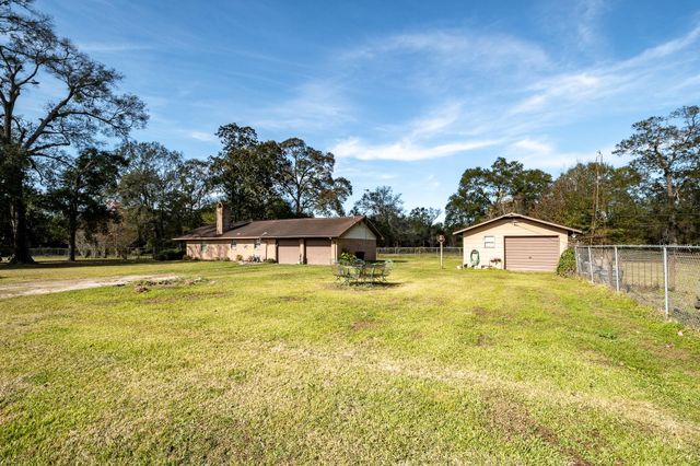 10488 Fostoria Road, Cleveland, TX 77328