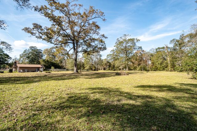 10488 Fostoria Road, Cleveland, TX 77328
