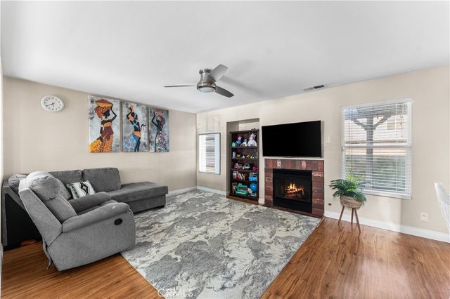 45416 Fairbanks, Lancaster, CA 93534