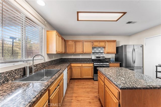 45416 Fairbanks, Lancaster, CA 93534
