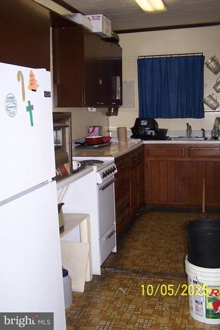 16 CENTER ST, Lansford, PA 18232