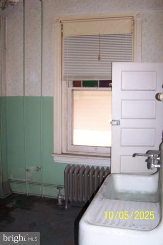 16 CENTER ST, Lansford, PA 18232