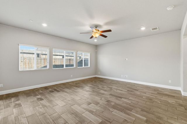 2715 Las Rosas Avenue, Clovis, CA 93619