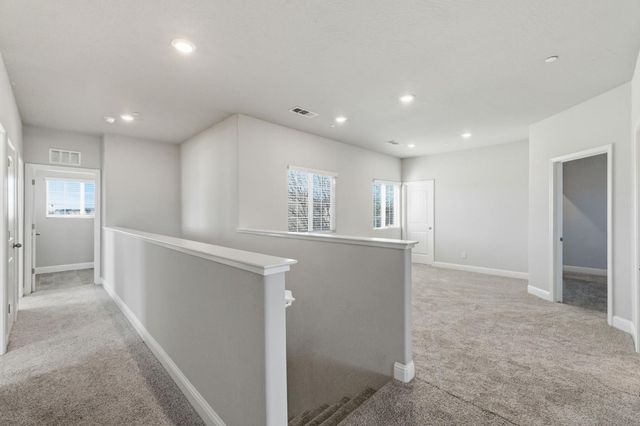 2715 Las Rosas Avenue, Clovis, CA 93619