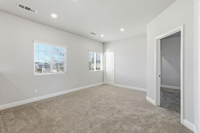 2715 Las Rosas Avenue, Clovis, CA 93619