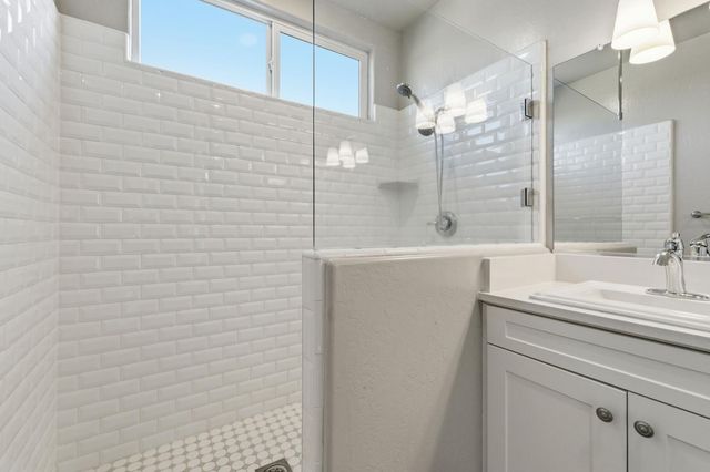 2715 Las Rosas Avenue, Clovis, CA 93619