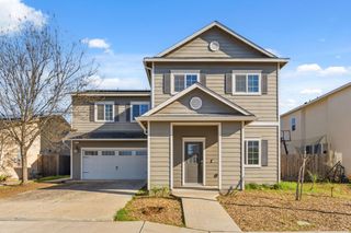 2715 Las Rosas Avenue, Clovis, CA 93619